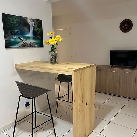 Chez Marc Lägenhet Les Abymes Exteriör bild
